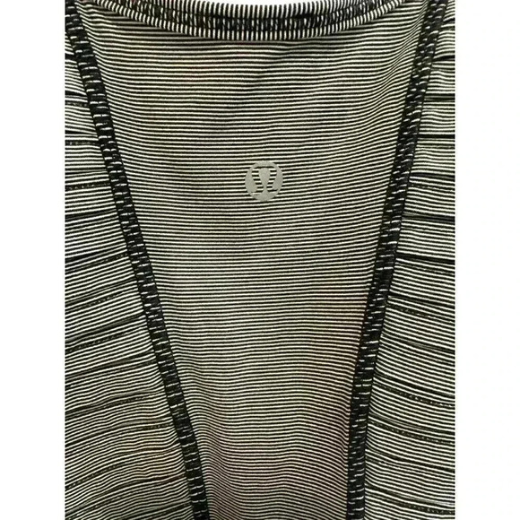 - Lululemon Stay the Course Moisture Wicking Tank Top Size 4, Pre-Owned. EUC - Picture 6 of 6